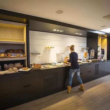 Let's Meet Hotel Elewyt